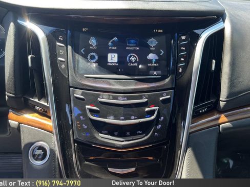 Used 2016 Cadillac Escalade Luxury AWD/4WD image 18