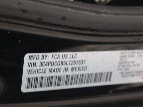 Used 2020 Dodge Journey Crossroad FWD image 10
