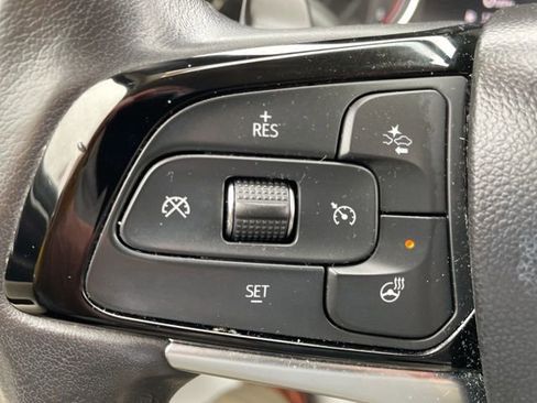 Used 2023 Buick Enclave Essence w/ Sport Touring Edition image 18