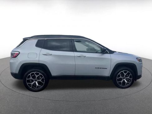 Used 2025 Jeep Compass Limited AWD/4WD image 16