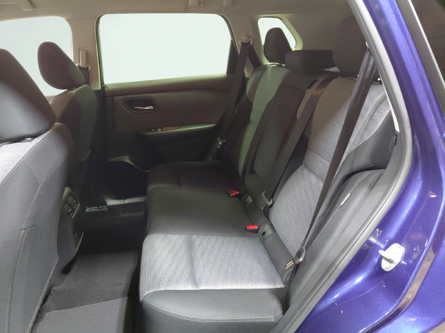 Used 2023 Nissan Rogue SV AWD/4WD image 18