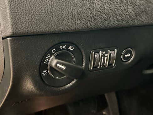 Used 2023 Chrysler 300 Touring image 27