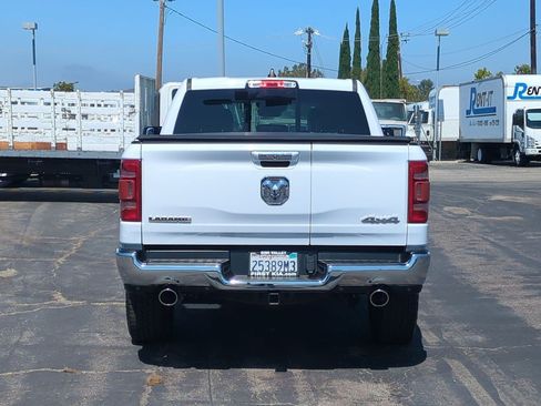 Used 2022 RAM 1500 Laramie AWD/4WD image 7