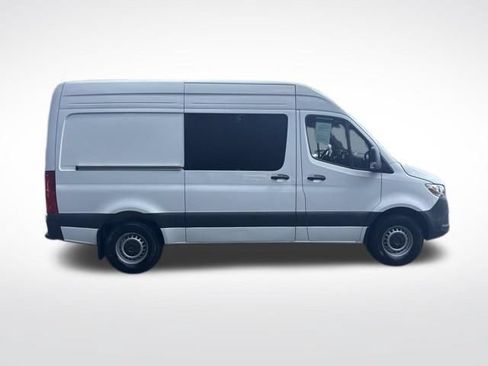 Used 2025 Mercedes-Benz Sprinter 2500 image 8