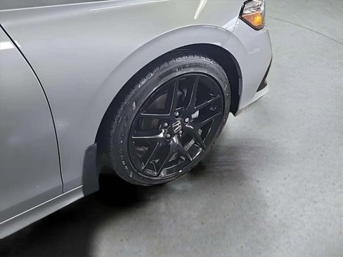 Used 2023 Honda Civic Sport image 29