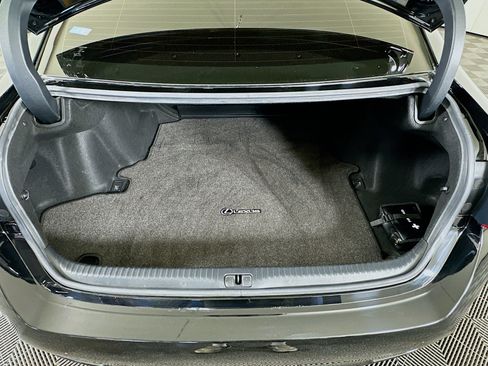 Used 2017 Lexus RC 200t F Sport RWD image 29