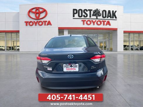 Used 2025 Toyota Corolla LE FWD image 6