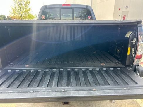 Used 2011 Toyota Tacoma 4x4 Access Cab V6 w/ TRD Sport Pkg image 8