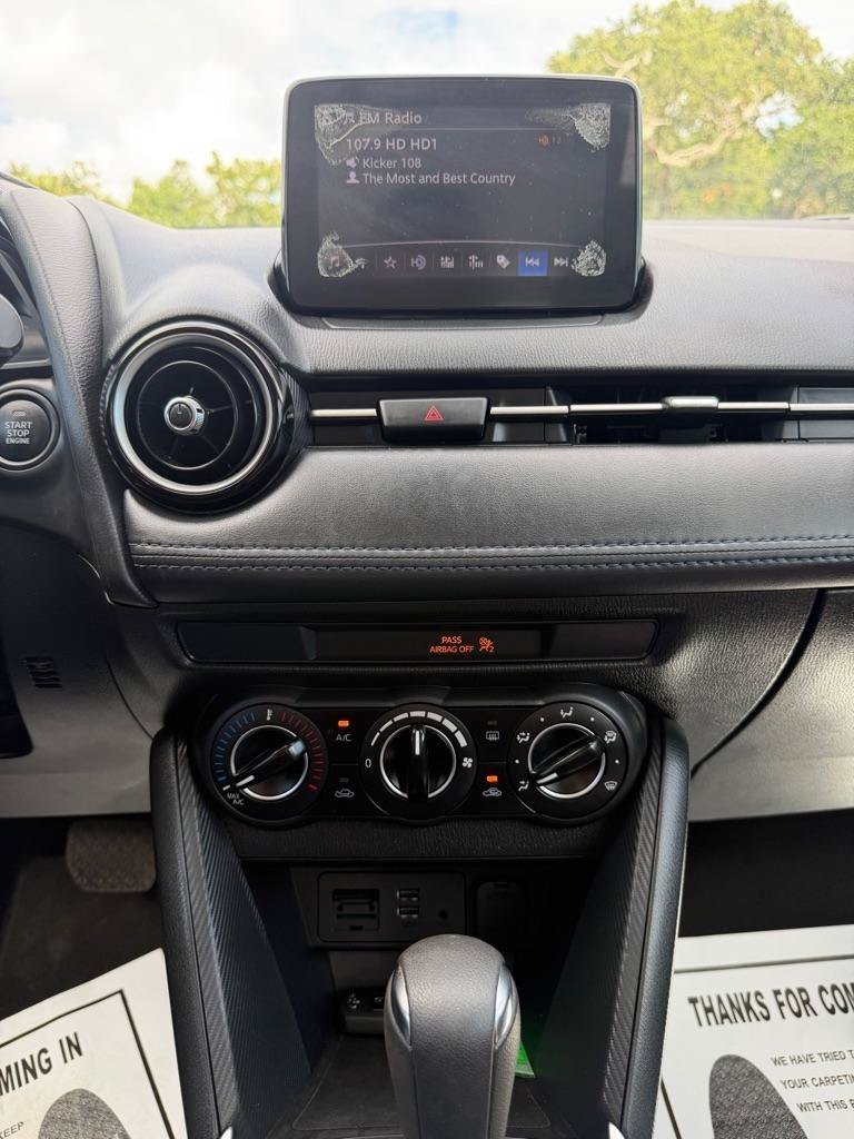 Used 2019 Toyota Yaris LE FWD image 21