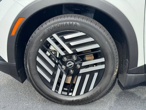 New 2026 Nissan Leaf SV+ w/ Floor Mat Package (SV+) image 9