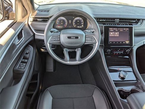 New 2025 Jeep Grand Cherokee L Altitude image 26