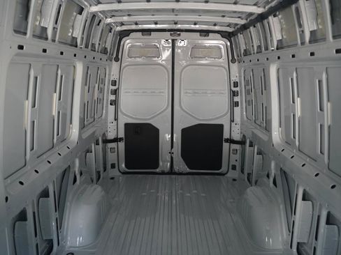 Used 2025 Mercedes-Benz Sprinter 2500 image 35