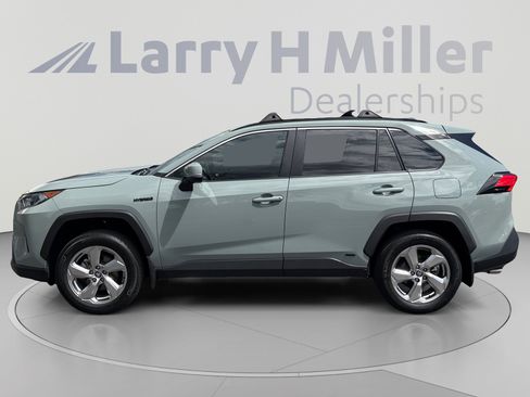 Used 2021 Toyota RAV4 XLE Premium AWD/4WD image 2