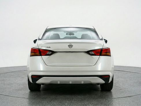 Used 2025 Nissan Altima 2.5 SV image 7