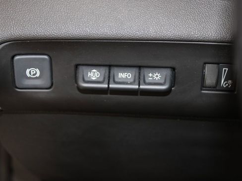 Used 2022 Buick Enclave Avenir w/ Avenir Technology Package image 36