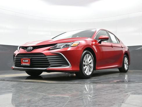Used 2024 Toyota Camry LE image 27