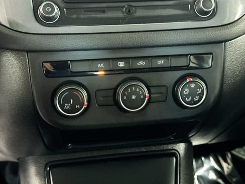 Used 2018 Volkswagen Tiguan Limited AWD/4WD image 14