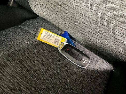 Used 2023 Nissan Rogue SV image 30