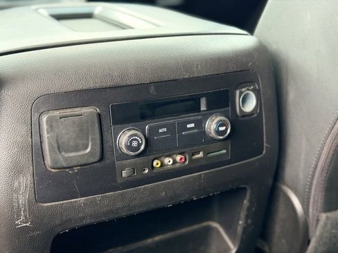 Used 2016 Chevrolet Suburban LT image 26