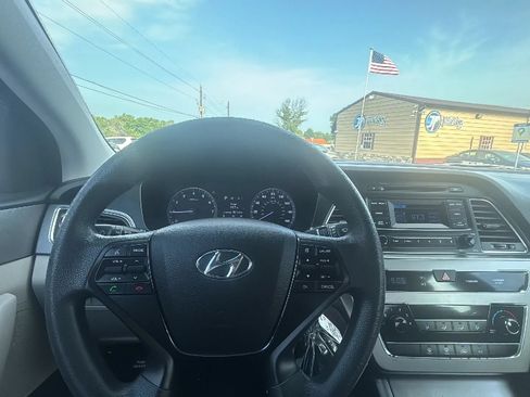 Used 2015 Hyundai Sonata SE FWD image 8
