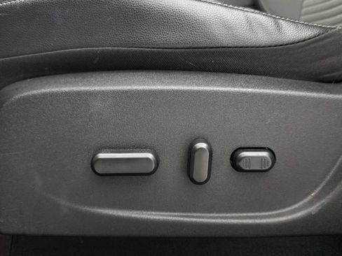Used 2018 Ford Escape SE w/ SE Sport Appearance Package FWD image 21