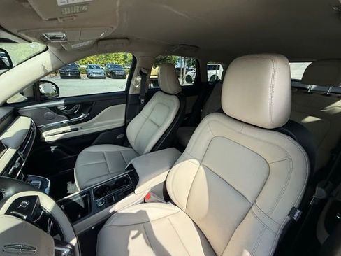 New 2025 Lincoln Corsair FWD image 13