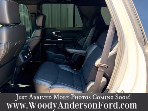 Used 2025 Ford Expedition Platinum w/ Stealth Performance Package AWD/4WD image 10