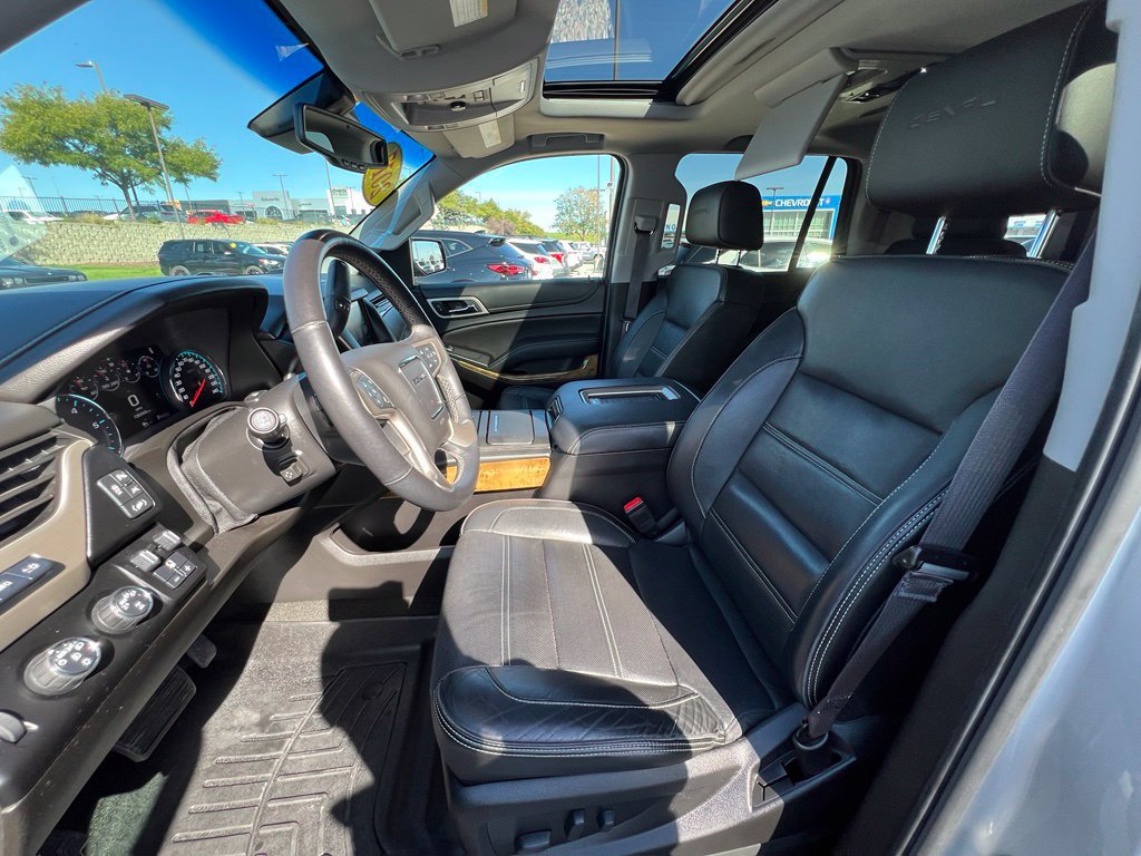 Used 2017 GMC Yukon Denali w/ Open Road Package AWD/4WD image 18