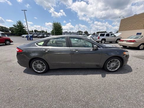 Used 2015 Ford Fusion SE w/ Equipment Group 202A FWD image 10