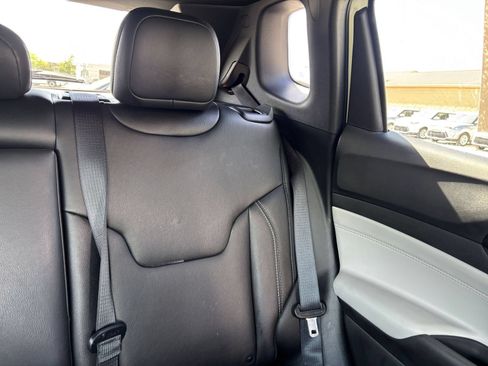 Used 2025 Jeep Compass Limited AWD/4WD image 39