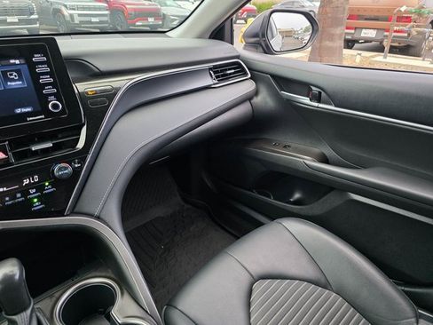 Used 2024 Toyota Camry SE image 32