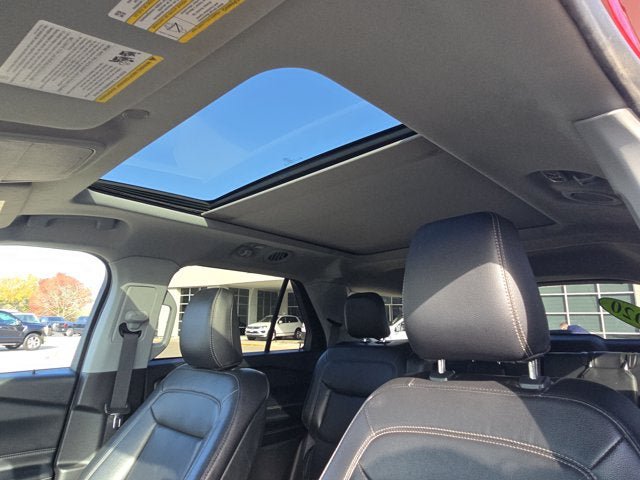 Used 2020 Ford Explorer XLT w/ Equipment Group 202A AWD/4WD image 24