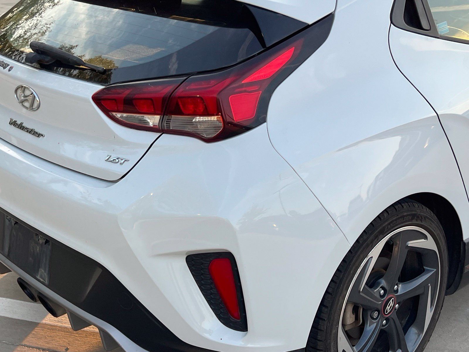 Used 2019 Hyundai Veloster Turbo FWD image 13
