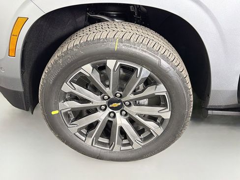 New 2026 Chevrolet Suburban High Country image 34