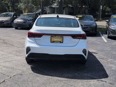 Used 2023 Kia Forte LXS w/ LXS Technology Package FWD image 6