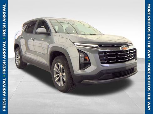 Used 2025 Chevrolet Equinox LT AWD/4WD image 1