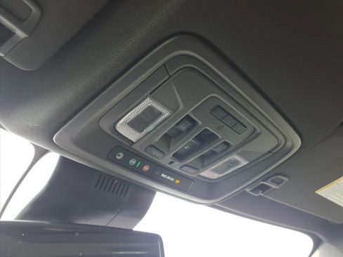 Used 2025 GMC Sierra 2500 Denali image 29