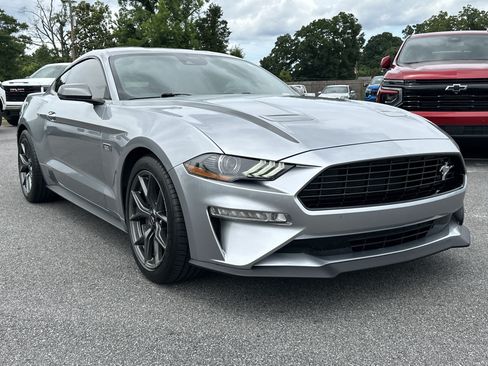 Used 2021 Ford Mustang Premium w/ 2.3L High Performance Package RWD image 3