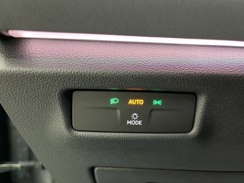 New 2026 Volkswagen Tiguan SE image 22