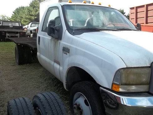 Used 2004 Ford F450 XL image 1