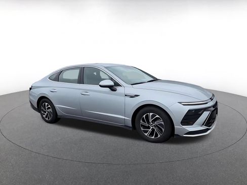 Used 2026 Hyundai Sonata Blue FWD image 2