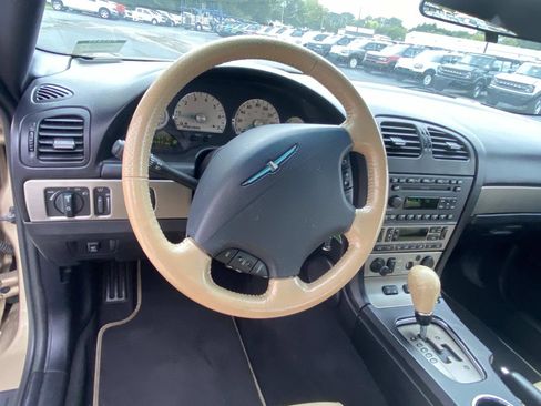 Used 2005 Ford Thunderbird image 10
