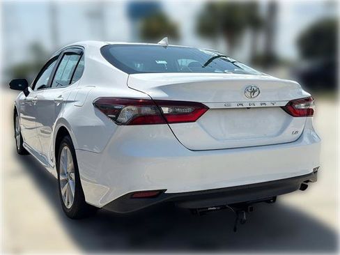 Used 2021 Toyota Camry LE FWD image 3