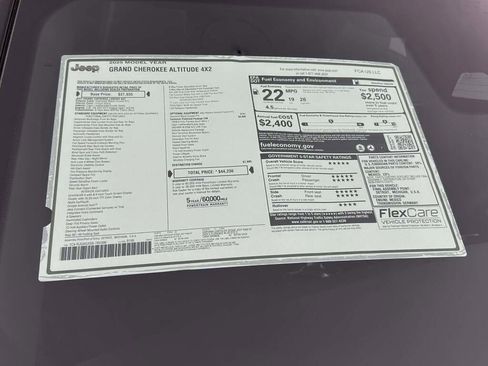 New 2025 Jeep Grand Cherokee Altitude image 18