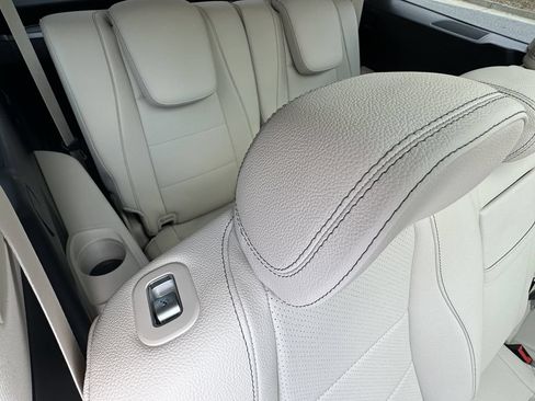 Used 2023 Mercedes-Benz GLS 450 4MATIC image 19