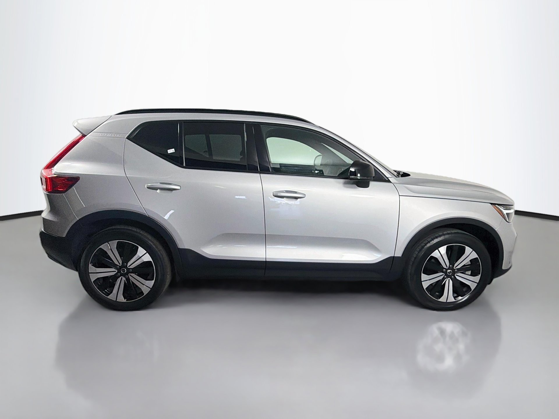 Certified 2023 Volvo XC40 Recharge Core w/ Protection Package Premier AWD/4WD image 5