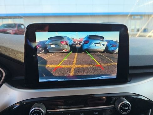 Used 2020 Ford Escape SE image 14