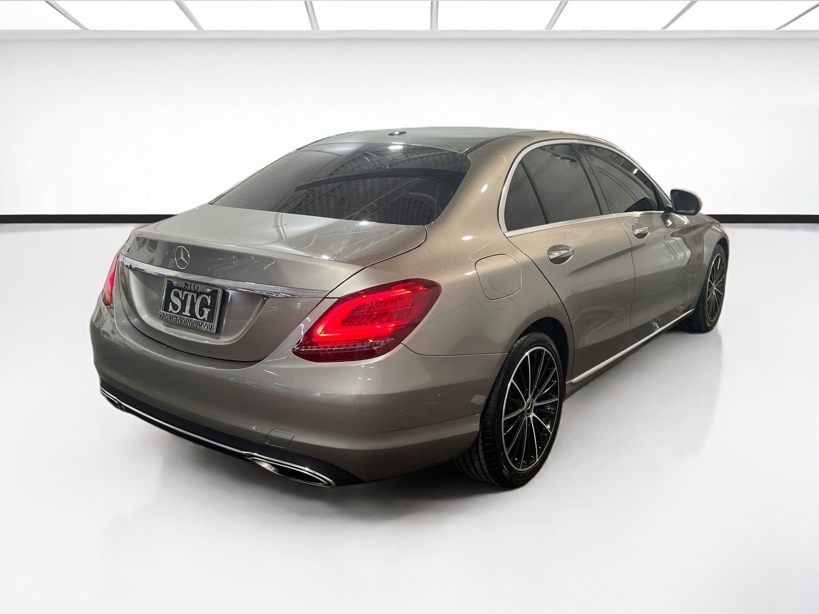 Used 2020 Mercedes-Benz C 300 Sedan image 4