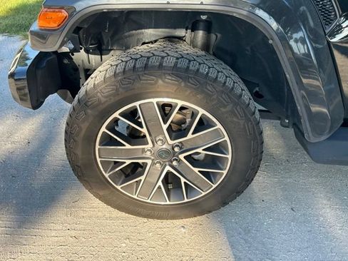 Used 2024 Jeep Wrangler High Altitude AWD/4WD image 20