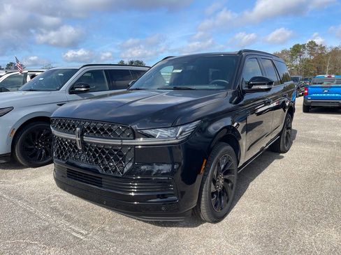New 2026 Lincoln Navigator Reserve w/ Jet Appearance Package image 2